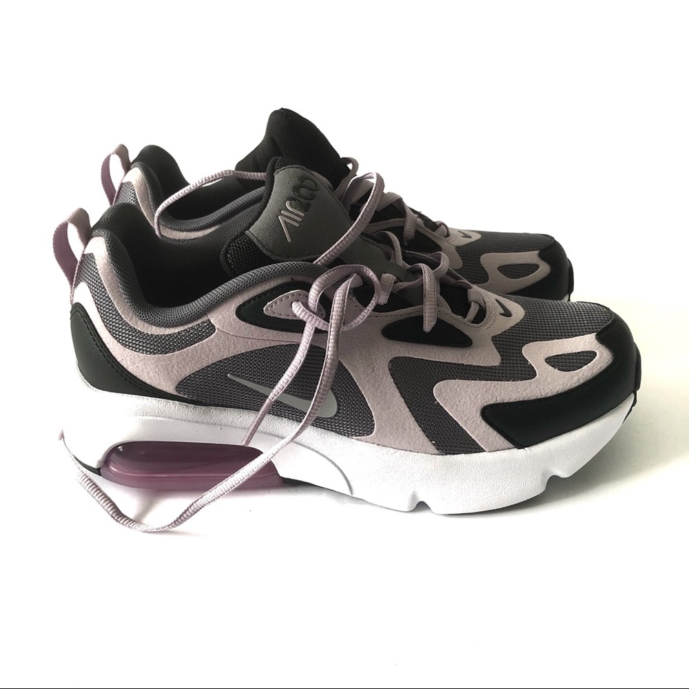 Women's air max 200 size 5.5